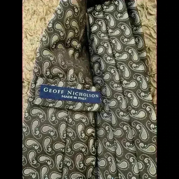 Geoff Nicholson Made in Italy Silk Tie | Gray Paisley | Classic Menswear | EUC - Picture 3 of 6